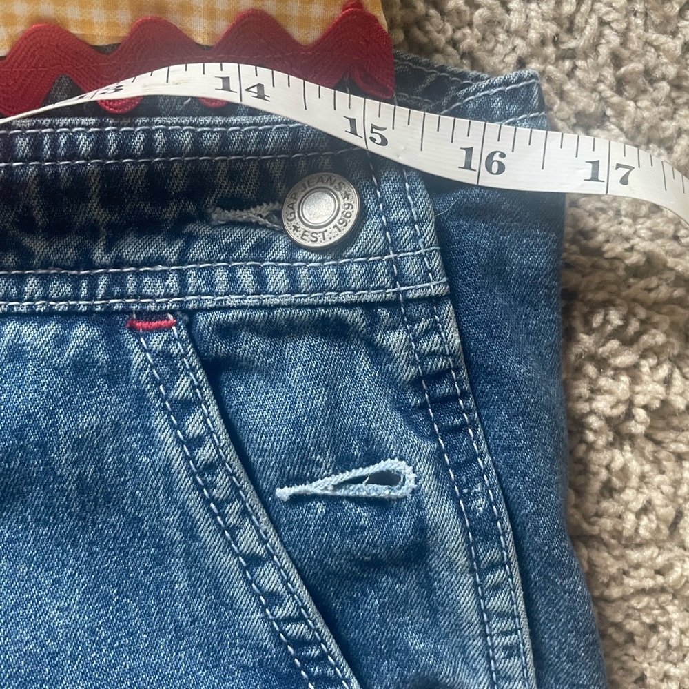 Gap Woman’s Denim Overalls in Sz S Cropped in gently used condition - Picture 5 of 6